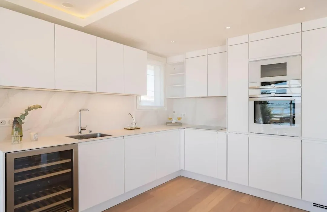 Magnificent New 4-Room Penthouse At Moure Rouge-1