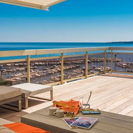 Magnificent New 4-Room Penthouse At Moure Rouge-3